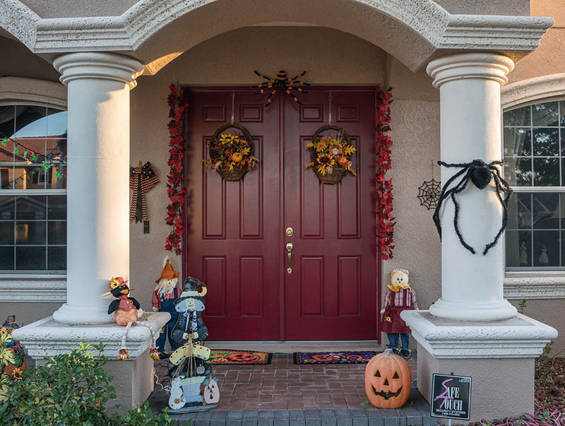 autumn door, Kelly's Kleaning provides seasonal cleaning services to individuals around the Berks County and Lancaster County area.